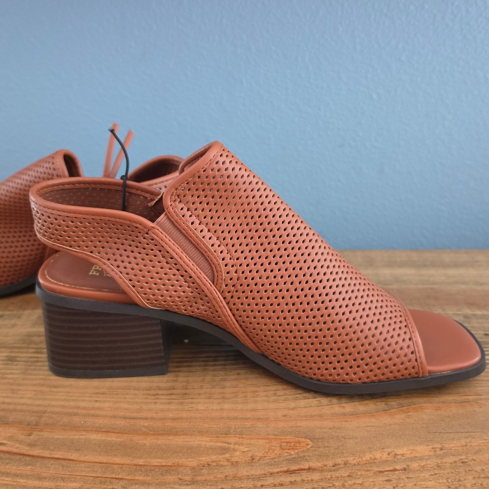 Frye and Co. Womens Oasys Sandal Slingback Cognac Perforated Block Heel Size 10M - Picture 9 of 11